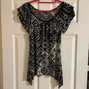 Geometrical patterned asymmetrical blouse